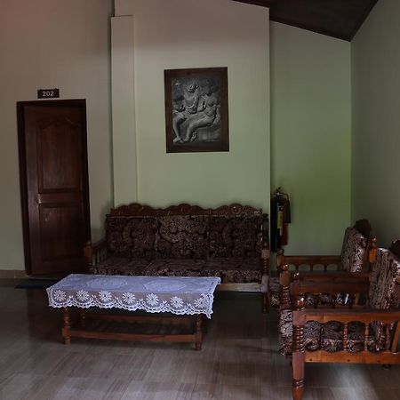 Sanasuma Rest Hotel Анурадхапура Екстериор снимка