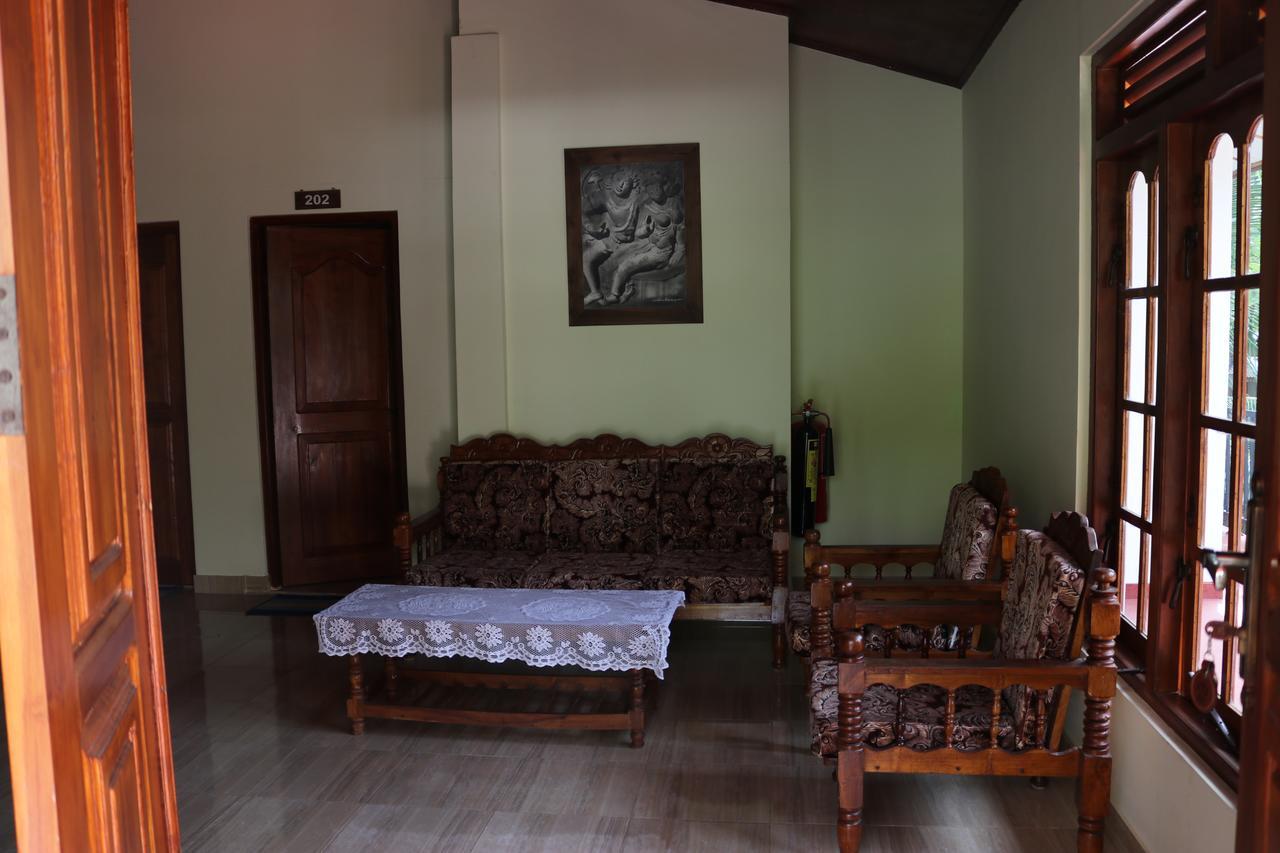 Sanasuma Rest Hotel Анурадхапура Екстериор снимка