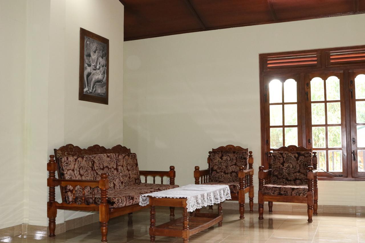 Sanasuma Rest Hotel Анурадхапура Екстериор снимка