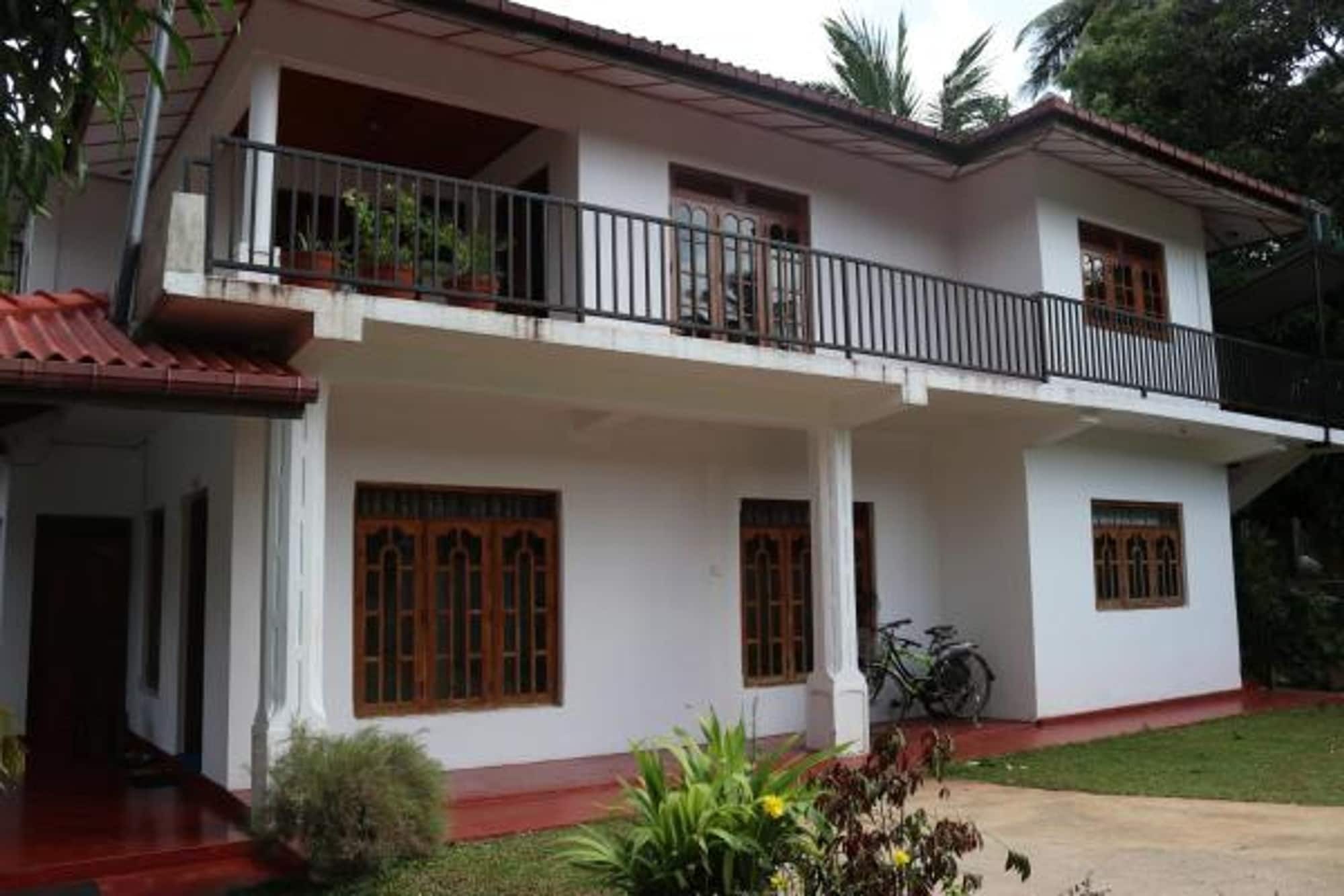Sanasuma Rest Hotel Анурадхапура Екстериор снимка